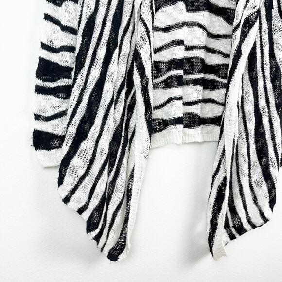 Chicos Darcy Drape Cardigan Sweater Black White Stripe Size Small - Picture 8 of 11